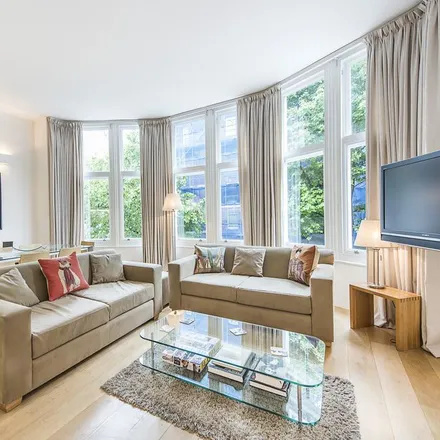 Rent this 2 bed apartment on 9 Embankment Gardens in London, SW3 4LL