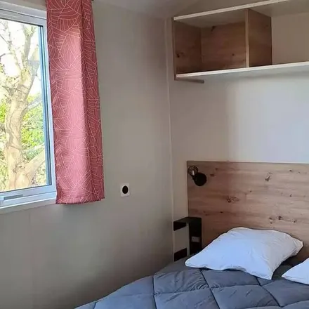 Rent this 3 bed house on 29720 Tréguennec