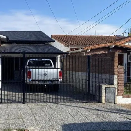 Buy this 3 bed house on Avenida Mitre 129 in Quilmes Este, 1878 Quilmes
