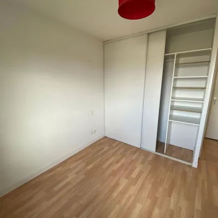 Rent this 3 bed apartment on 1 Place de la Mairie in 82800 Nègrepelisse, France
