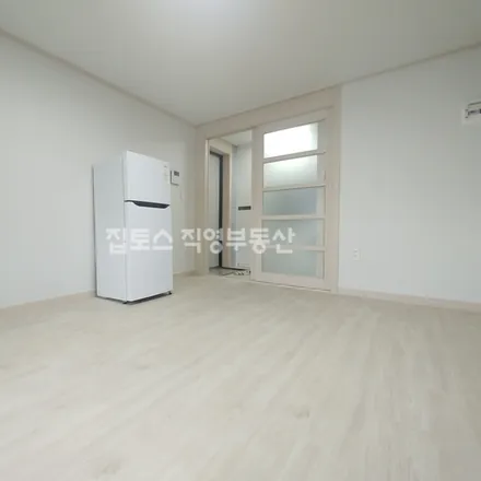 Rent this studio apartment on 서울특별시 관악구 신림동 1604-29