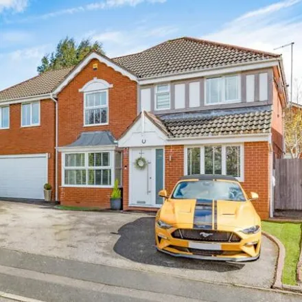 Buy this 5 bed house on Butler's Hill Lane in Redditch, B97 6SY