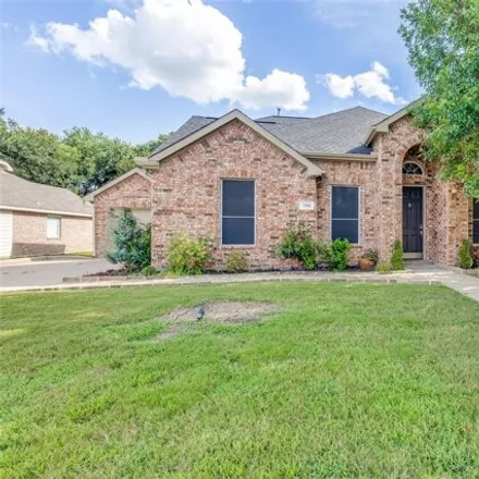 Rent this 4 bed house on 1118 Wedgewood Dr in Mansfield, Texas