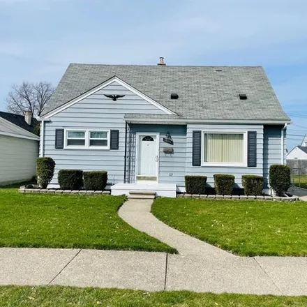 Buy this 3 bed house on 16667 Mayfield Street in Roseville, MI 48066
