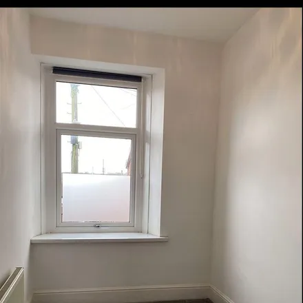 Image 1 - Gladstone Place, Pontypool, NP4 5EH, United Kingdom - Apartment for rent