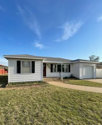 Buy this 3 bed house on 128 East 15th Street in Larned, KS 67550