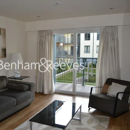 Rent this 2 bed apartment on Boulevard Drive in London, NW9 5HF