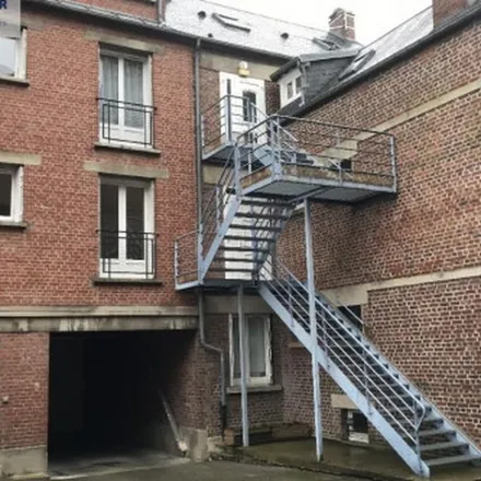 Image 2 - 19 Place Georges Clemenceau, 60000 Beauvais, France - Apartment for rent