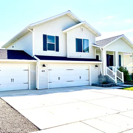 Buy this 5 bed house on 462 Heritage Drive in Uintah County, UT 84078