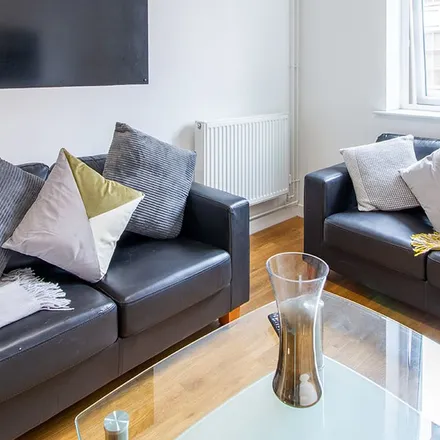Rent this 5 bed apartment on Danesgate House in Clasketgate, Lincoln