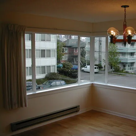 Image 6 - 521 4th Avenue West, Unit 304 - Apartment for rent