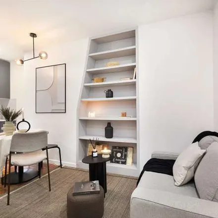 Image 9 - 18 Rue Joseph Dijon, 75018 Paris, France - Apartment for rent