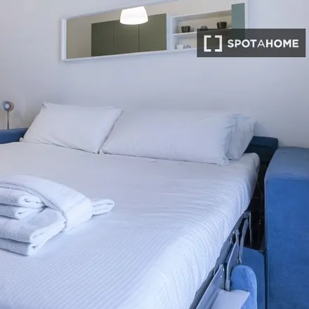 Image 2 - Via Legnone 71, 20158 Milan MI, Italy - Apartment for rent