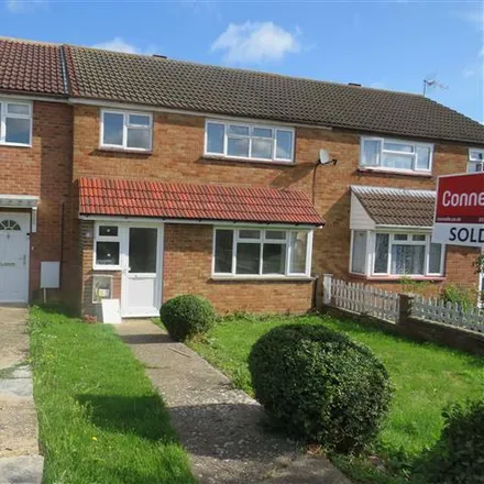 Rent this 3 bed townhouse on The Walnuts School in Hertford Place, Bletchley
