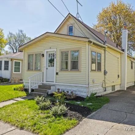 Buy this 2 bed house on 112 Bowne Street Northeast in Grand Rapids, MI 49505