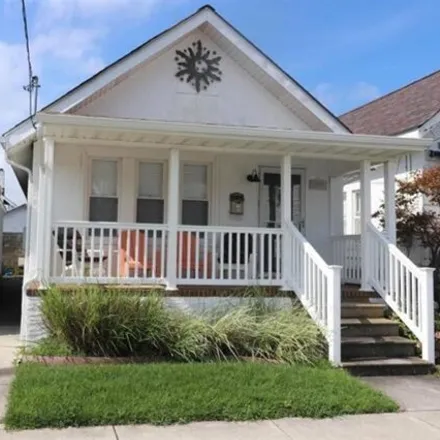 Rent this 3 bed house on 222 North Suffolk Avenue in Ventnor Heights, Ventnor City