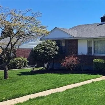 Rent this 3 bed house on 3948 Turner Street in South Whitehall Township, PA 18104