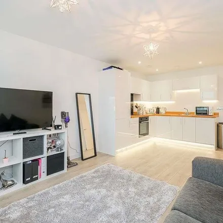 Rent this 1 bed apartment on Edinburgh House in Edinburgh Way, Harlow
