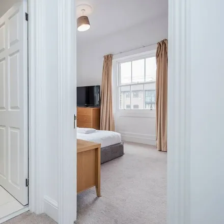 Rent this 2 bed apartment on London in E14 9QW, United Kingdom