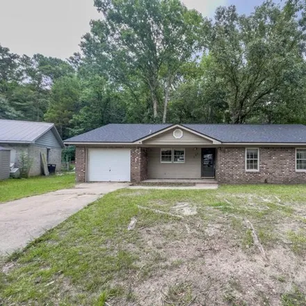 Rent this 3 bed house on 131 Highland Ave in Summerville, South Carolina