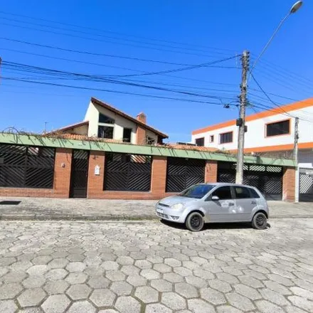 Rent this 3 bed apartment on Rua Benedito S. Lacerda in Centro, Peruíbe - SP