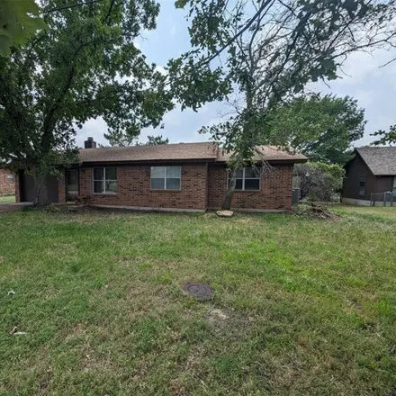 Buy this 2 bed house on 907 North Washburn Street in Decatur, TX 76234