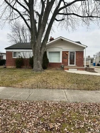 Rent this 3 bed house on 5003 Lyons Circle South in Warren, MI 48092