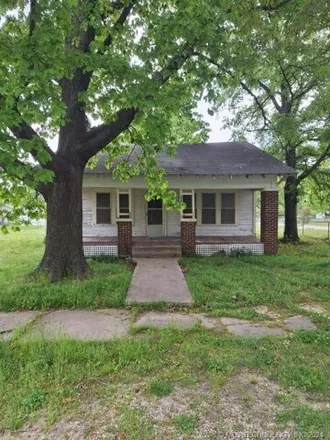 Buy this 3 bed house on 301 West Cherokee Street;Cherokee Street in Okmulgee, OK 74447