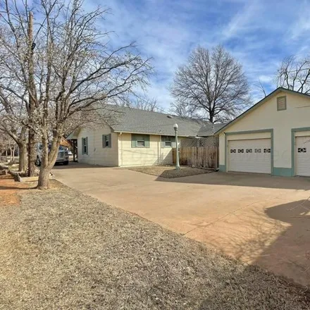 Image 4 - Belsher Street, Dimmitt, TX 79027, USA - House for sale
