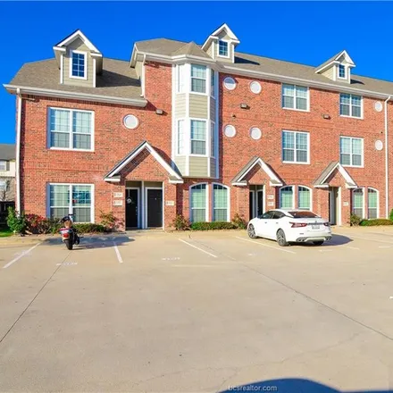 Image 2 - 2000 Jones-Butler Road, College Station, TX 77840, USA - Condo for rent