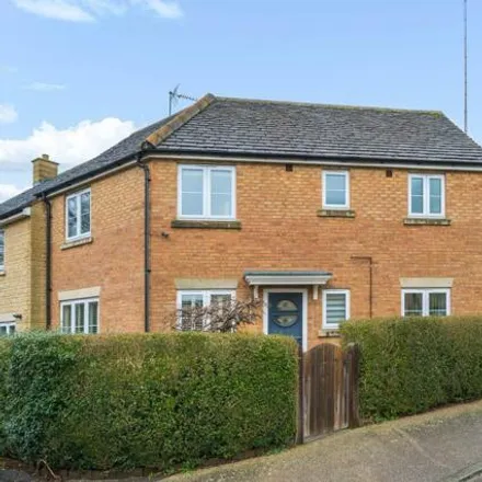 Buy this 3 bed house on Larch Lane in Witney, OX28 1AG