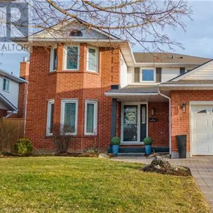 Buy this 4 bed house on 10 Flannery Lane in Thorold, ON L2V 4N1