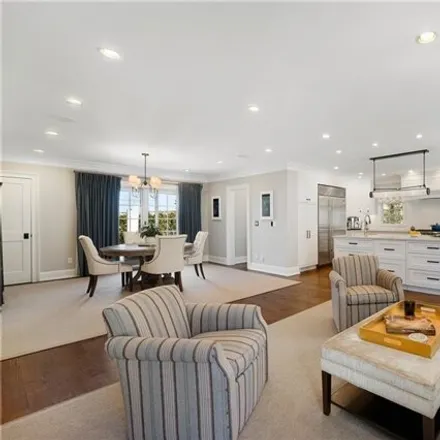 Image 5 - 360 Pondfield Road, Village of Bronxville, NY 10708, USA - House for sale