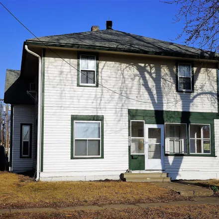 Buy this 4 bed duplex on 1361 32nd Avenue in Columbus, NE 68601