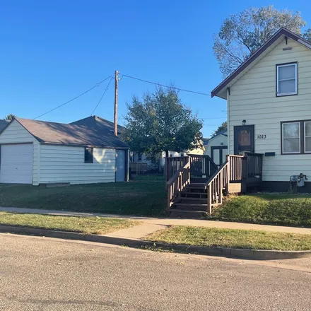 Buy this 2 bed house on 1023 East 1st Street in Sioux Falls, SD 57103