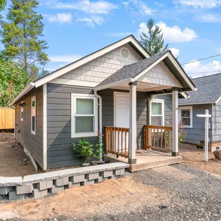 Buy this 2 bed house on 2316 Southwest 6th Avenue in Camas, WA 98607