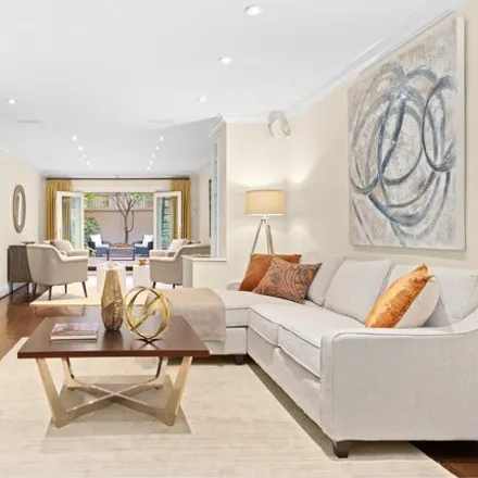 Image 1 - 249 East 71st Street, New York, NY 10021, USA - House for sale