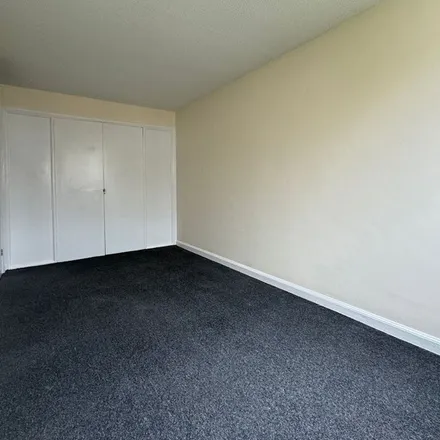 Rent this 3 bed apartment on Weysprings Close in Basingstoke, RG21 4DS