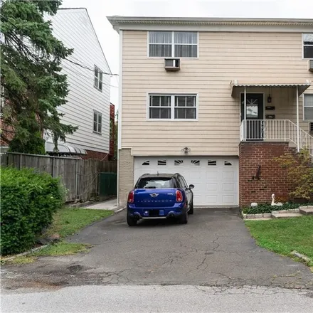 Rent this 3 bed townhouse on 74 Slocum Avenue in Gunther Park, City of Yonkers