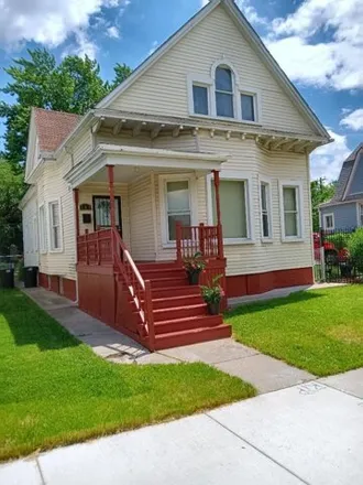 Buy this 13 bed house on East Euclid Street in Detroit, MI 48202