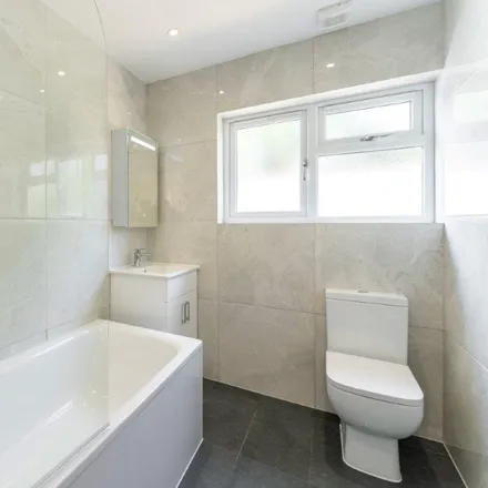 Image 7 - 129 Colne Road, London, TW2 6QS, United Kingdom - House for rent