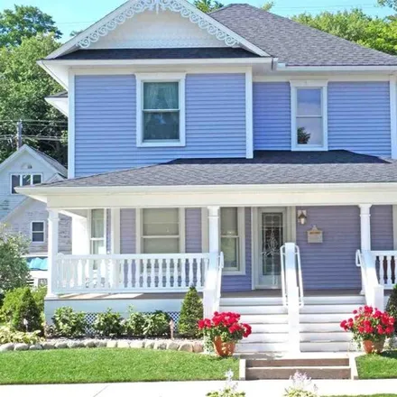 Buy this 2 bed house on 221 Judd Street in Harbor Springs, Emmet County