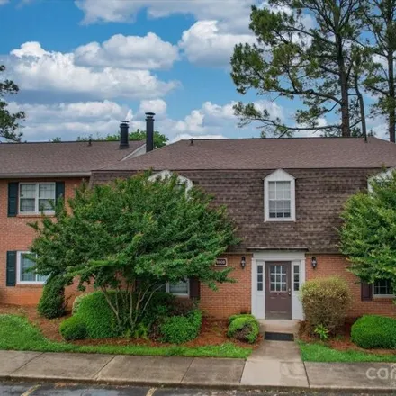 Buy this 1 bed condo on 5815 Hunting Ridge Lane in Charlotte, NC 28212