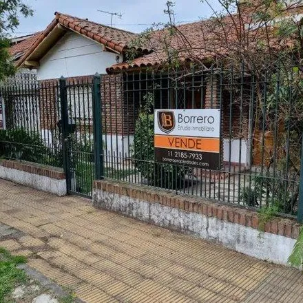 Buy this 2 bed house on Los Plátanos 1671 in Adrogué, Argentina