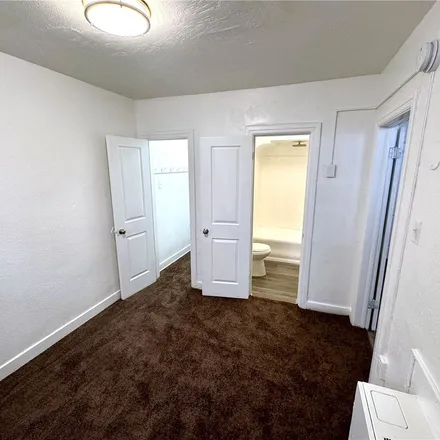Image 3 - Pauline Downs Apartments, 130 300 East, Salt Lake City, UT 84111, USA - Apartment for rent
