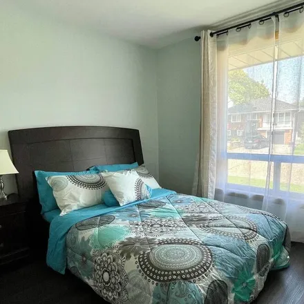 Rent this 3 bed house on Kingsview Village-The Westway in Etobicoke, ON M9P 2C3