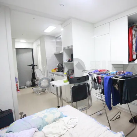 Rent this studio apartment on 서울특별시 강남구 도곡동 948-31