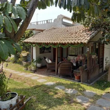 Buy this 3 bed house on Avenida Vía de Evitamiento in Santiago de Surco, Lima Metropolitan Area 10051
