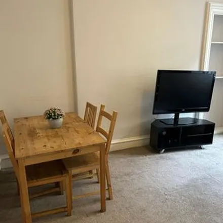Image 8 - 17 Cathcart Place, City of Edinburgh, EH11 2HE, United Kingdom - Apartment for rent