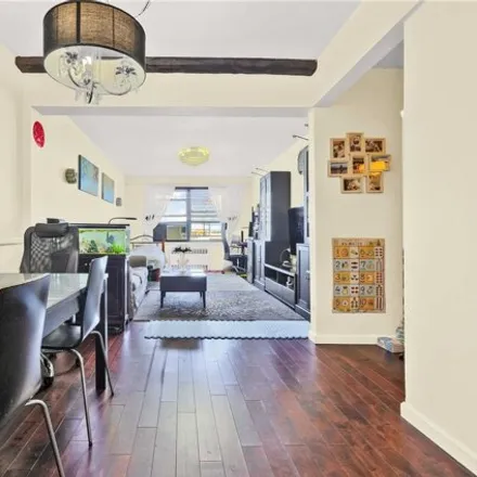 Image 2 - 25-40 Union Street, New York, NY 11354, USA - Apartment for sale